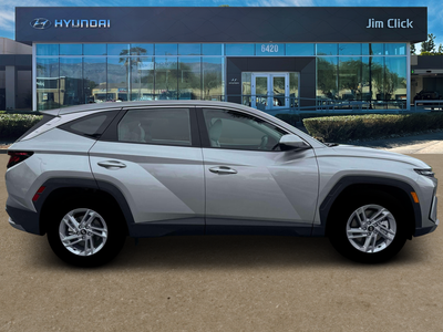 2026 Hyundai TUCSON SE FWD