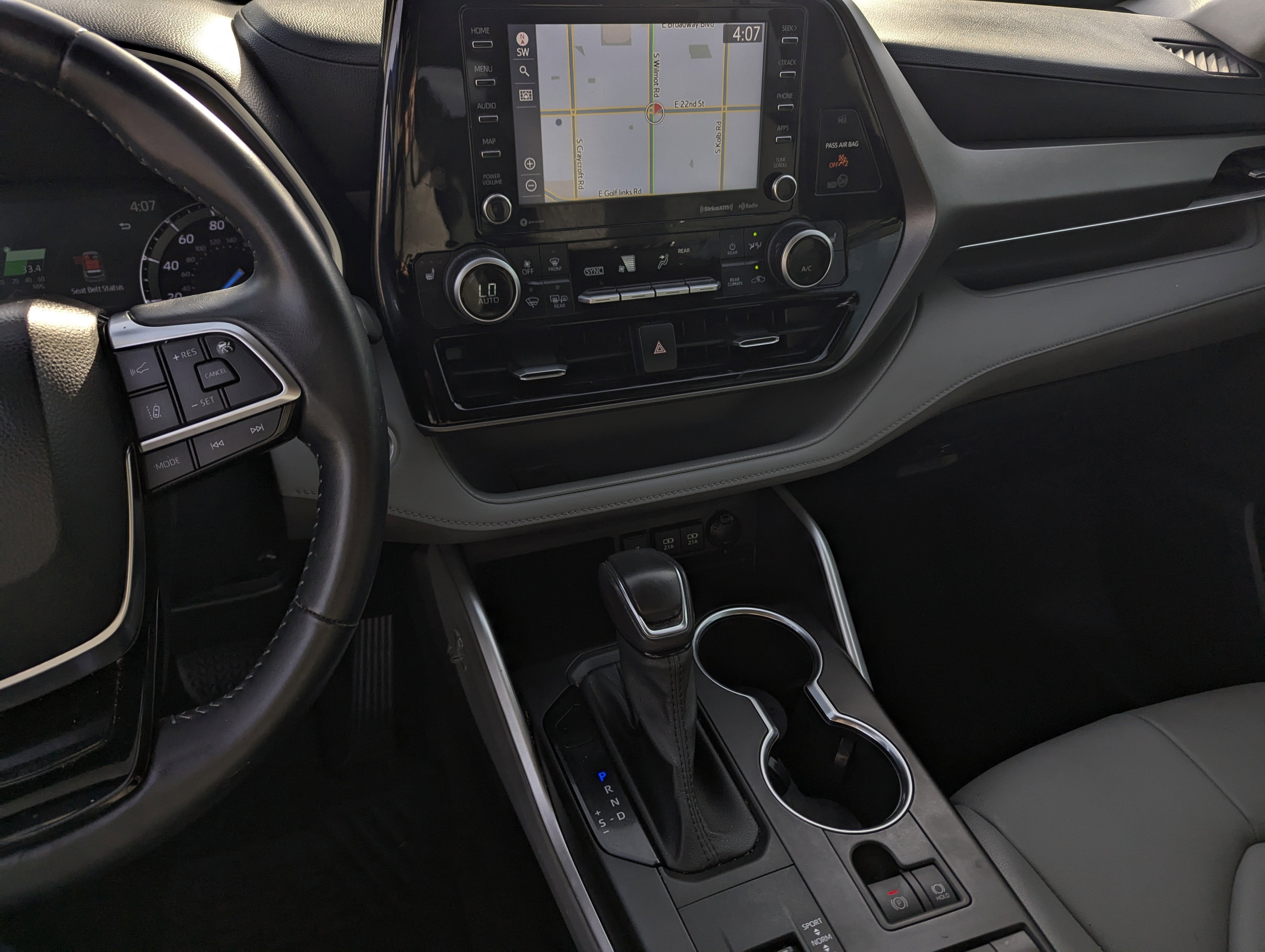 2020 Toyota Highlander Hybrid XLE