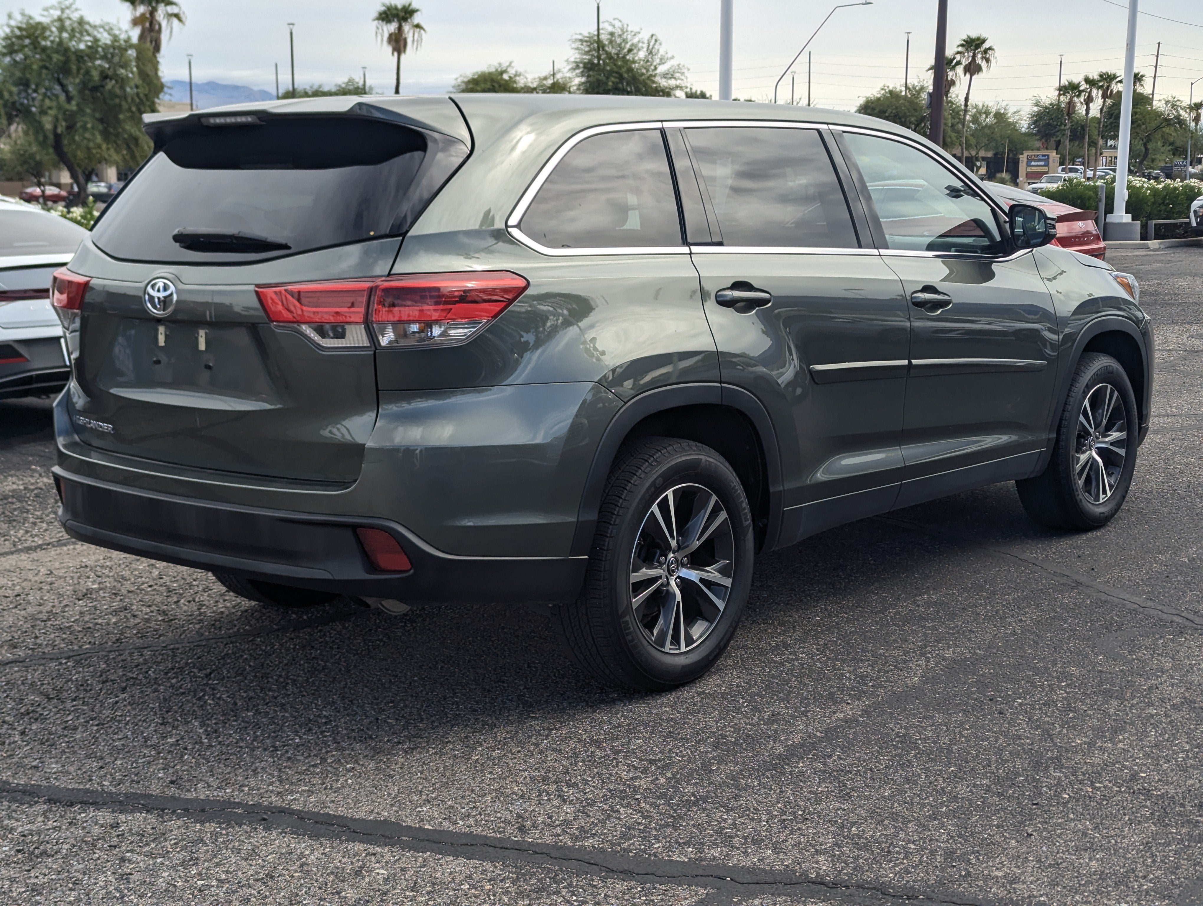2019 Toyota Highlander LE