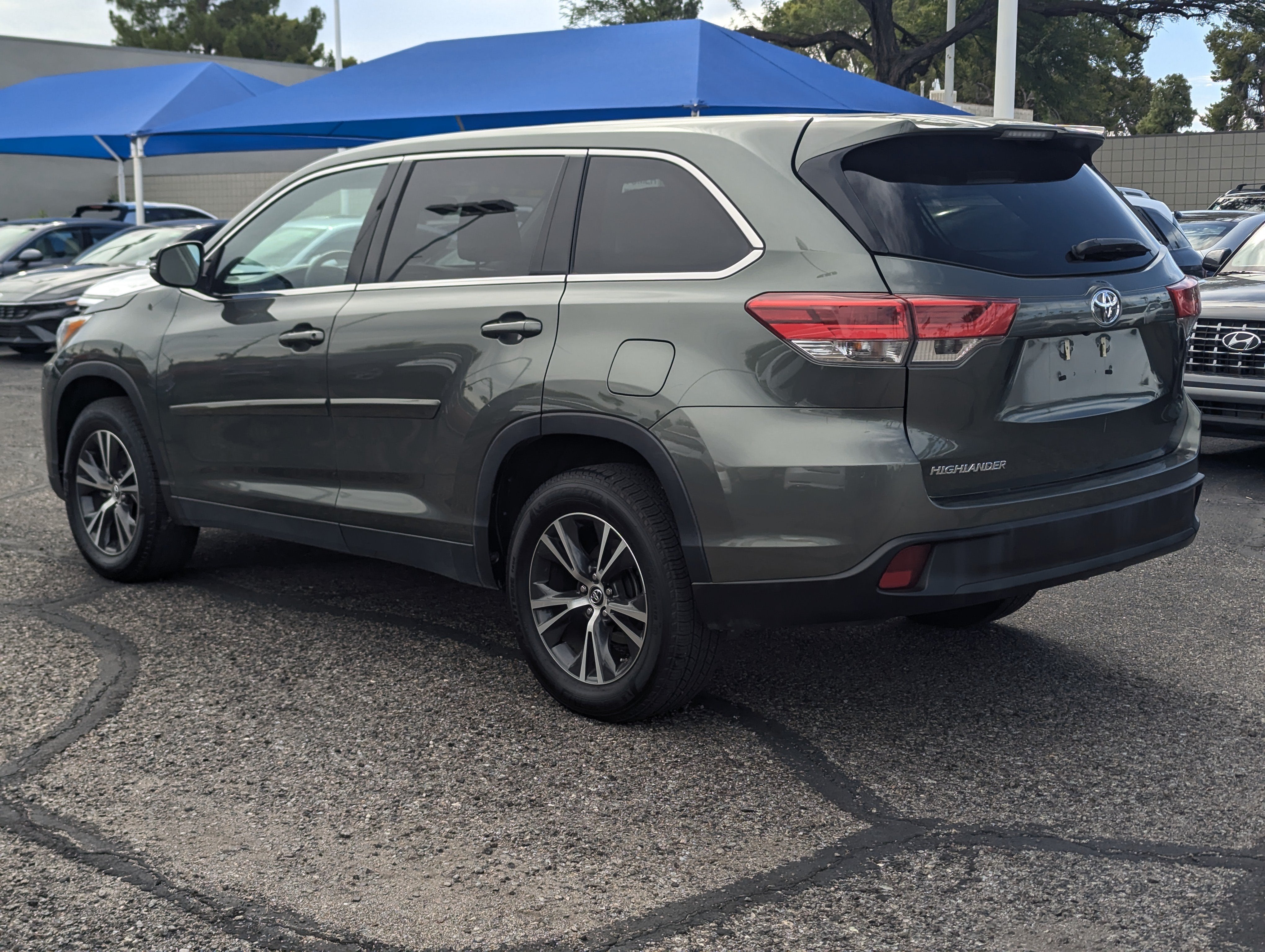 2019 Toyota Highlander LE
