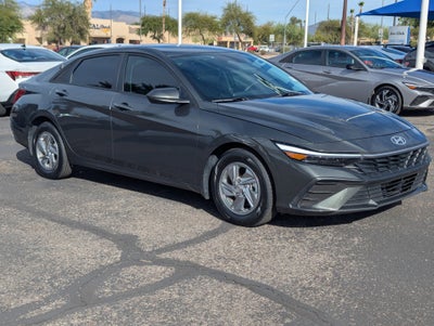 2024 Hyundai ELANTRA SE