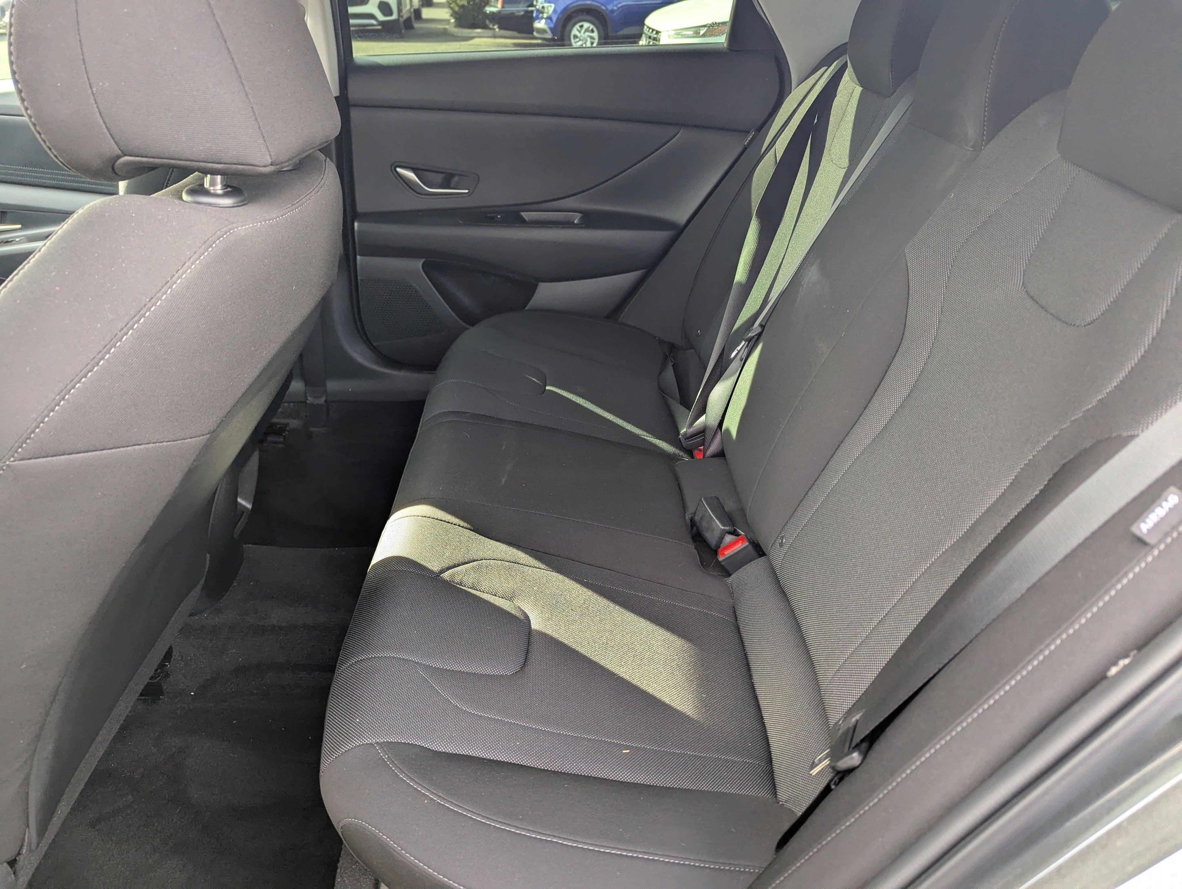 2024 Hyundai ELANTRA SE