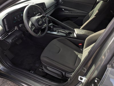 2024 Hyundai ELANTRA SE