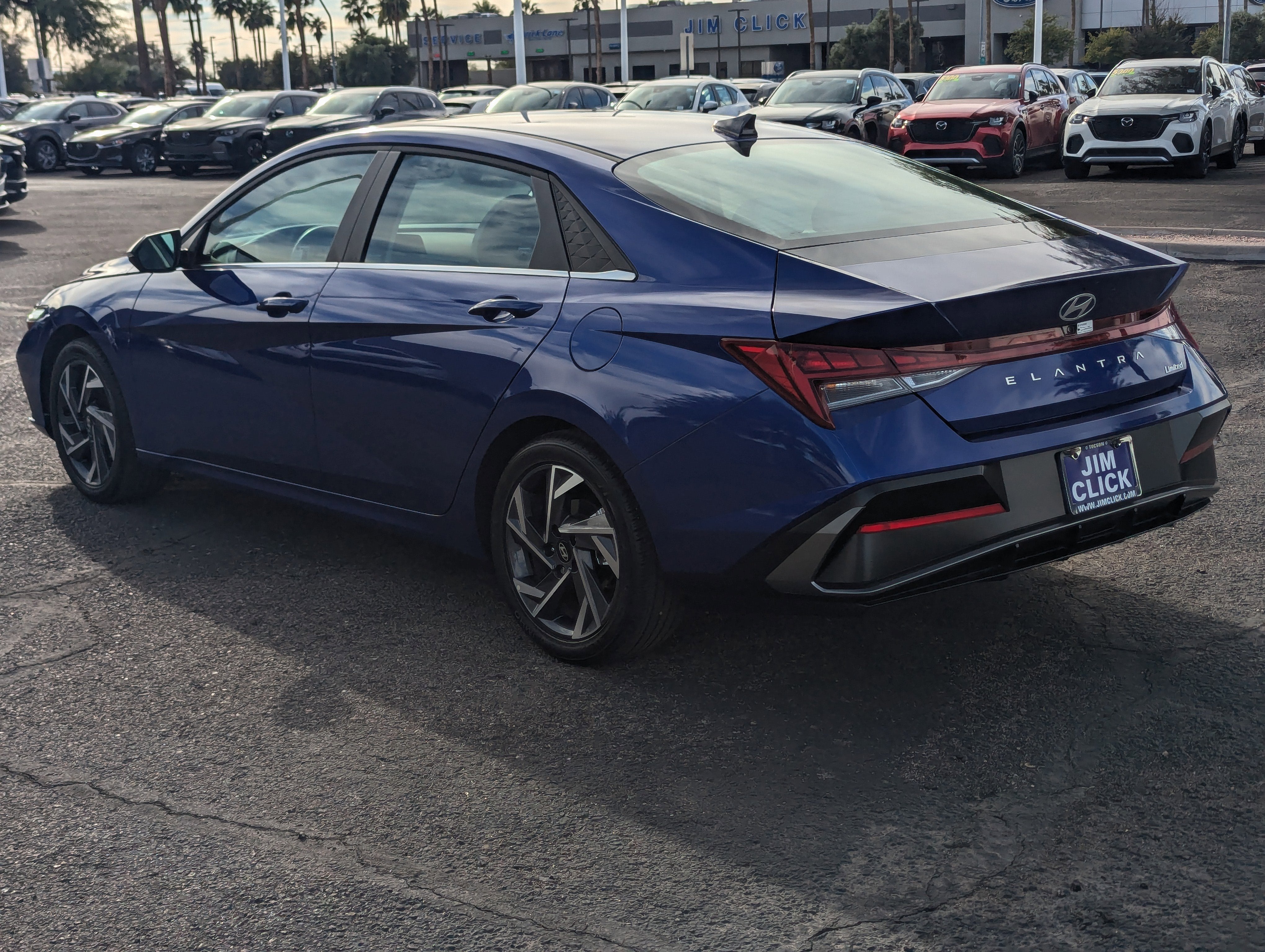 2025 Hyundai ELANTRA Limited