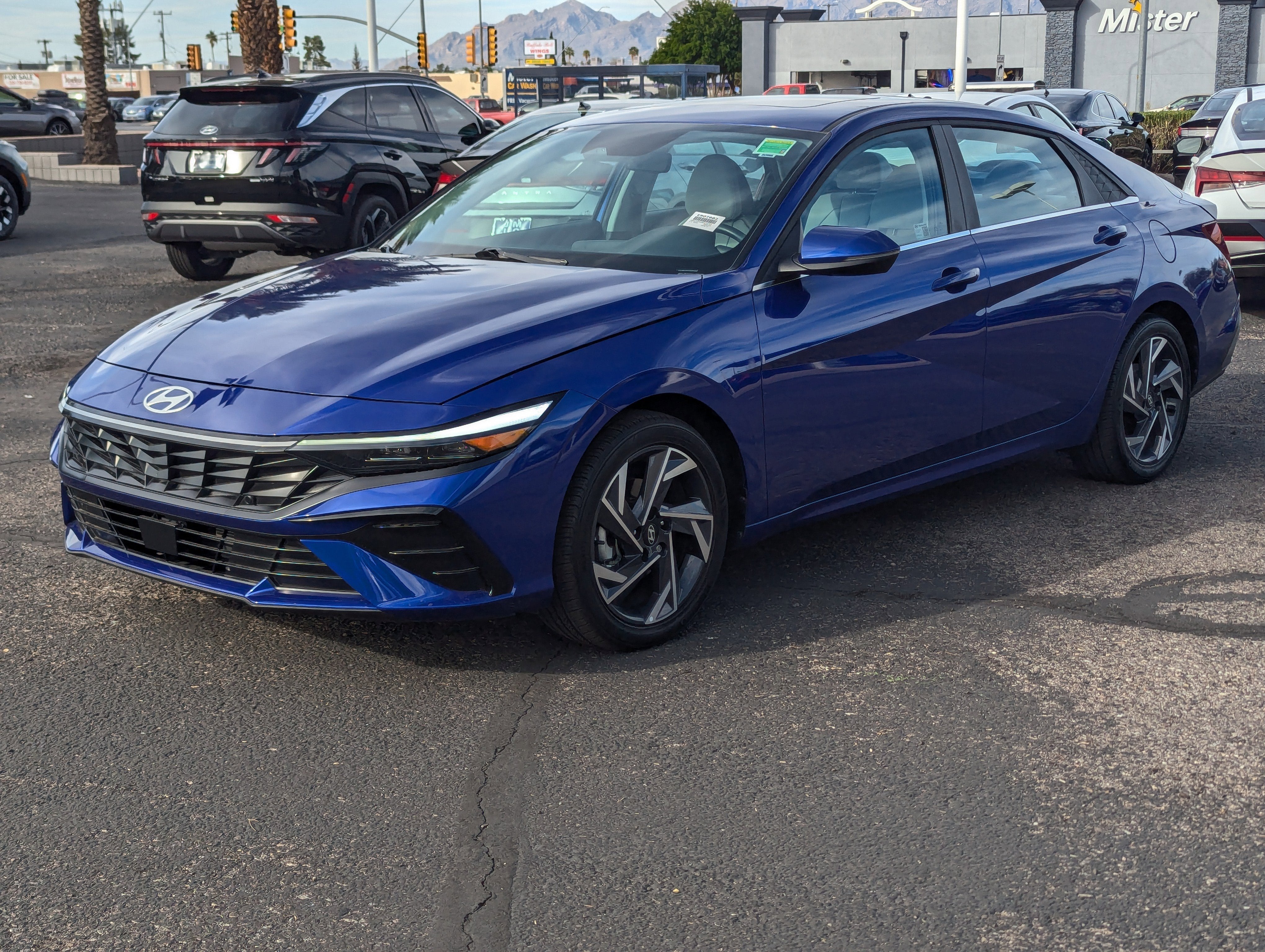 2025 Hyundai ELANTRA Limited