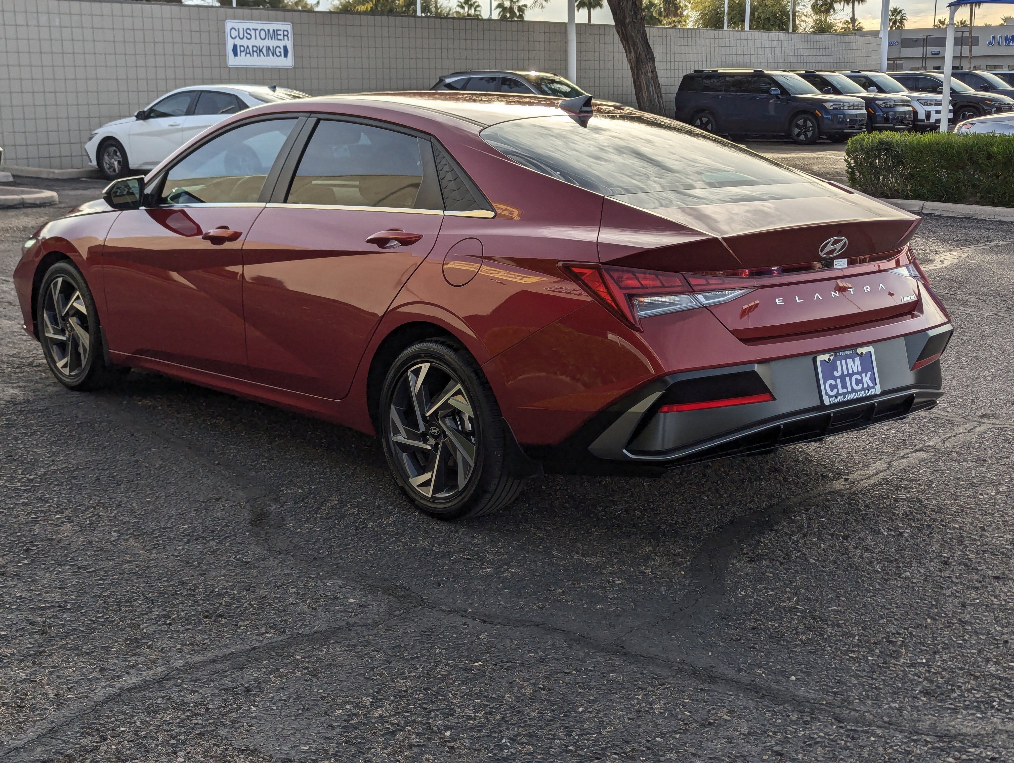 2025 Hyundai ELANTRA Limited