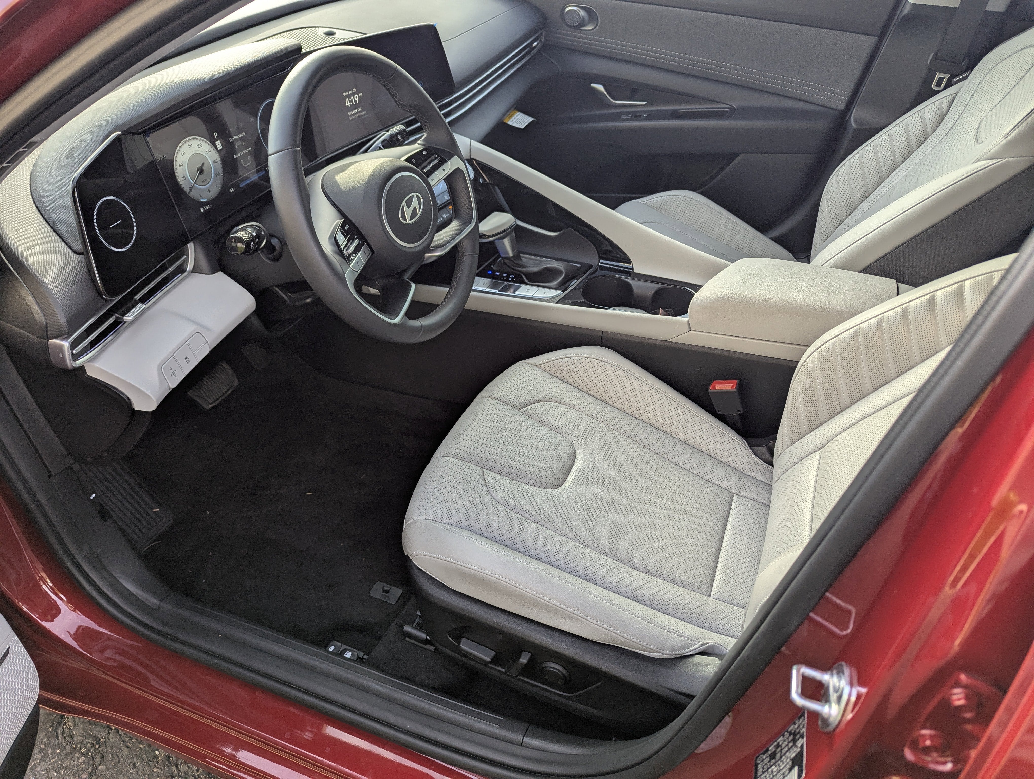 2025 Hyundai ELANTRA Limited