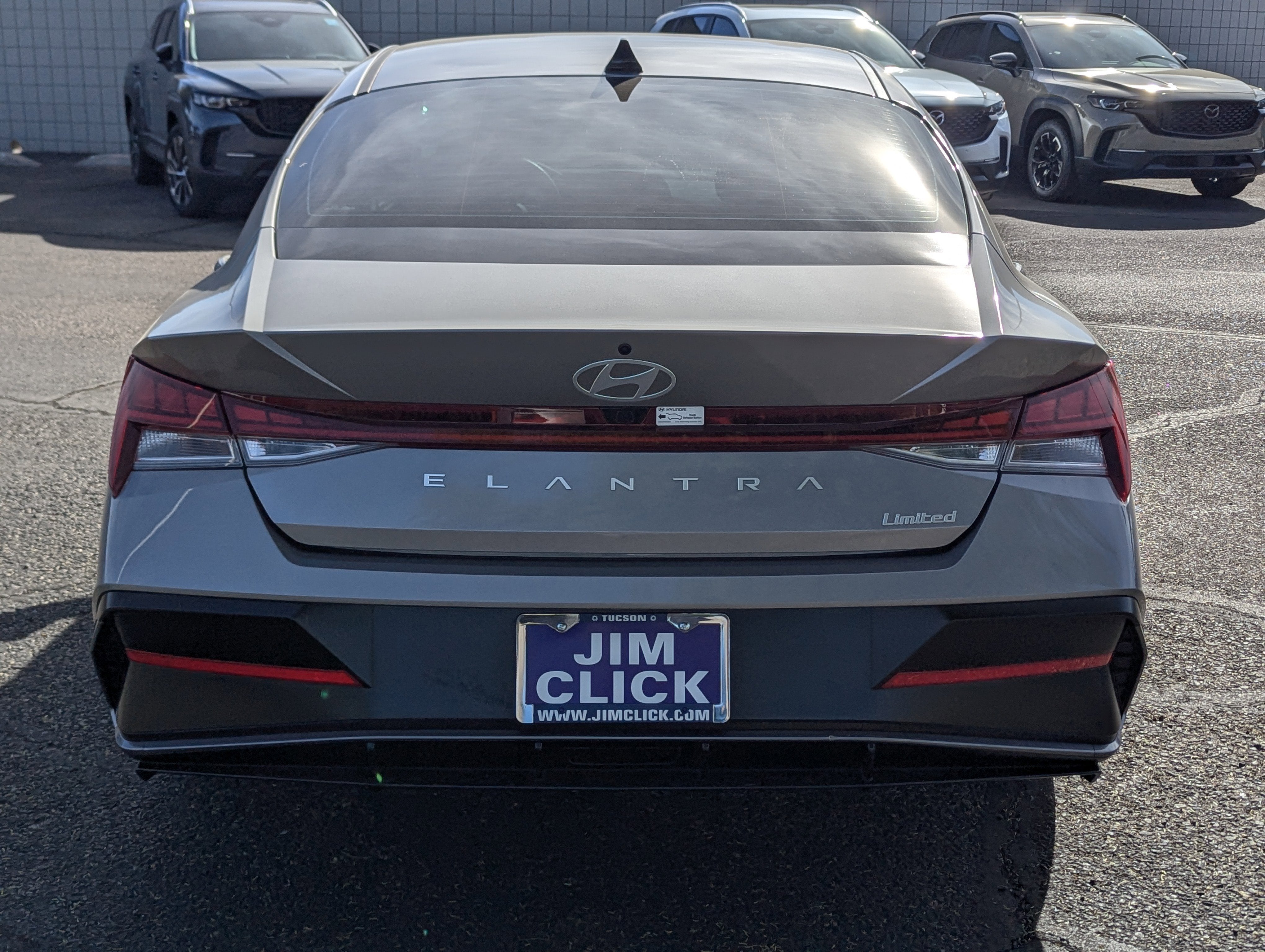 2025 Hyundai ELANTRA Limited