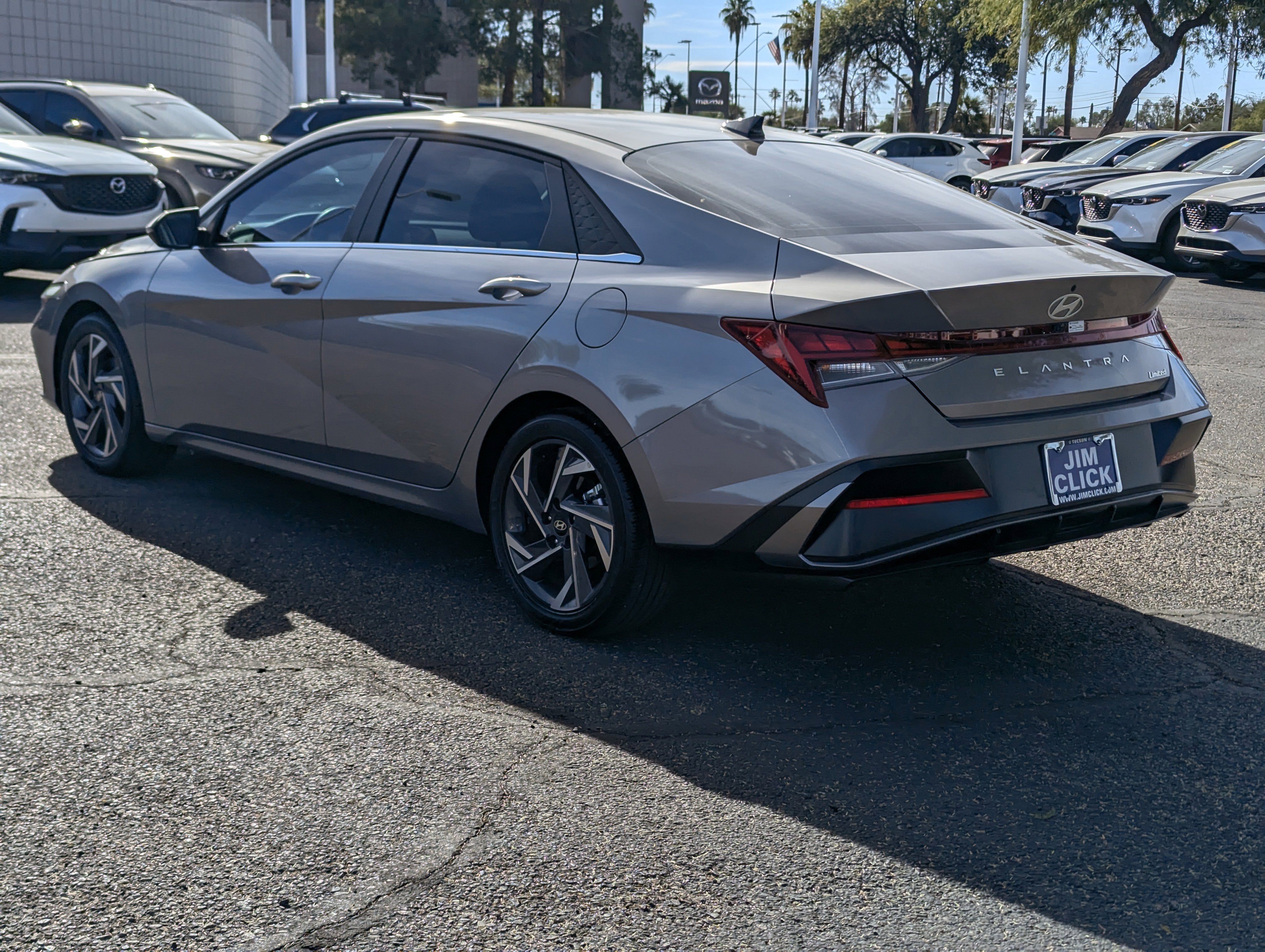 2025 Hyundai ELANTRA Limited